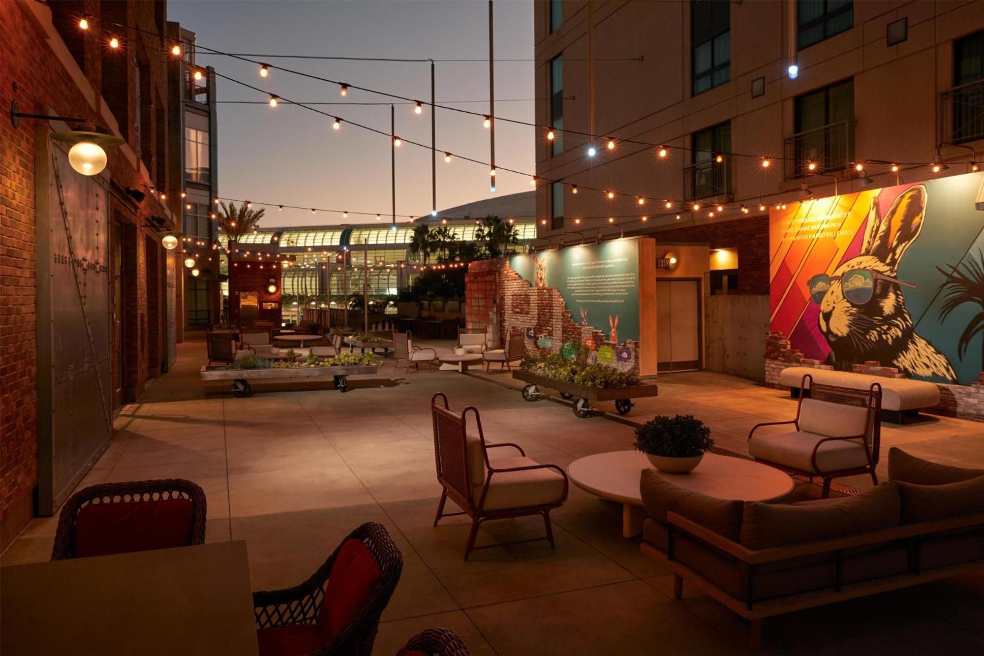 Hilton San Diego Gaslamp Quarter Exterior photo